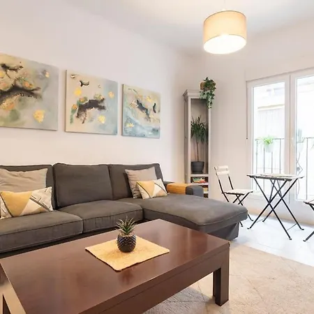3 Bedroom Flat In Historic Centre Apartment