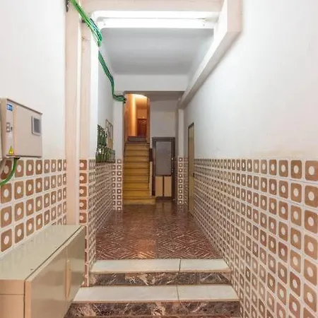 Apartment 3 Bedroom Flat In Historic Centre *