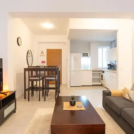 3 Bedroom Flat In Historic Centre * Malaga