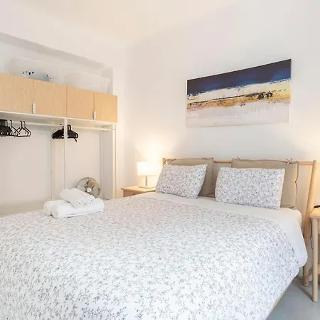 3 Bedroom Flat In Historic Centre Apartment